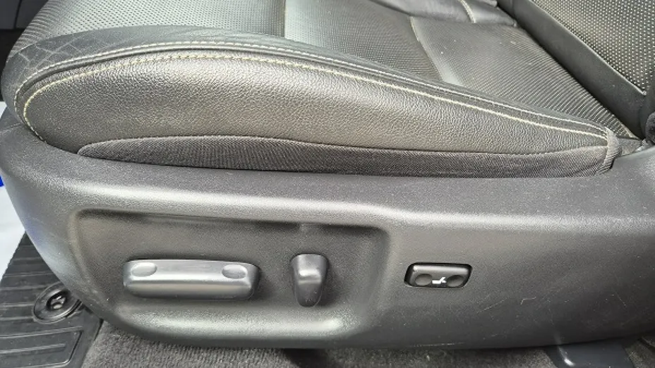 TOYOTA Avensis -