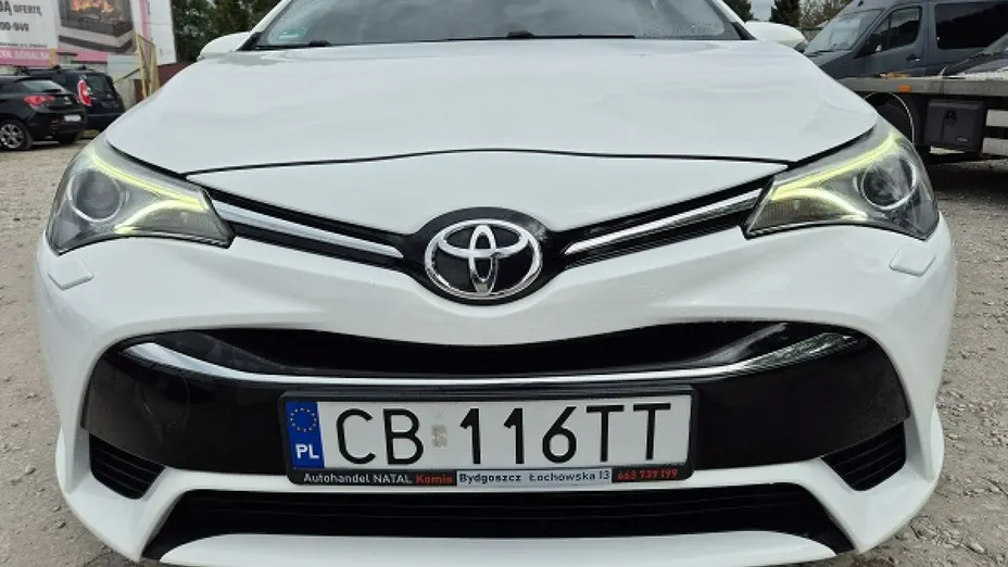 TOYOTA Avensis -