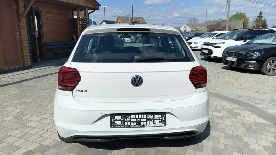 VOLKSWAGEN Polo -