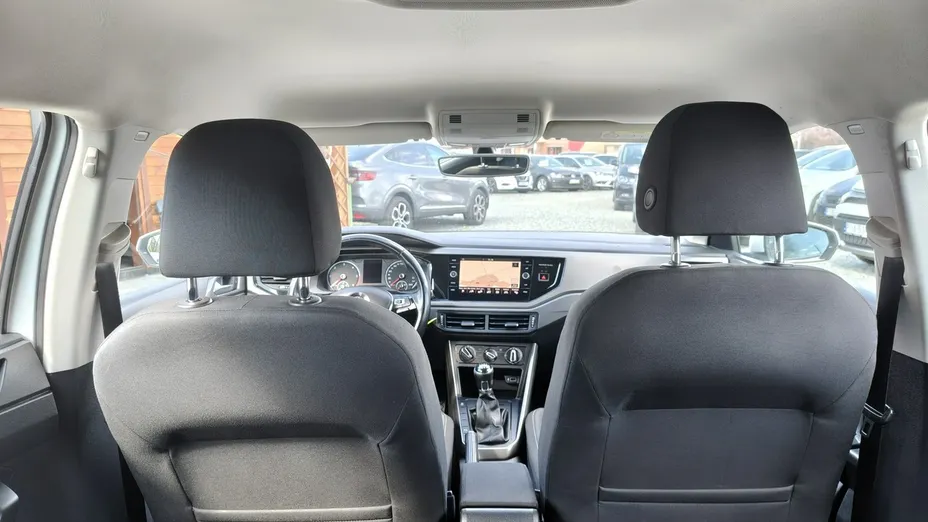 VOLKSWAGEN Polo -