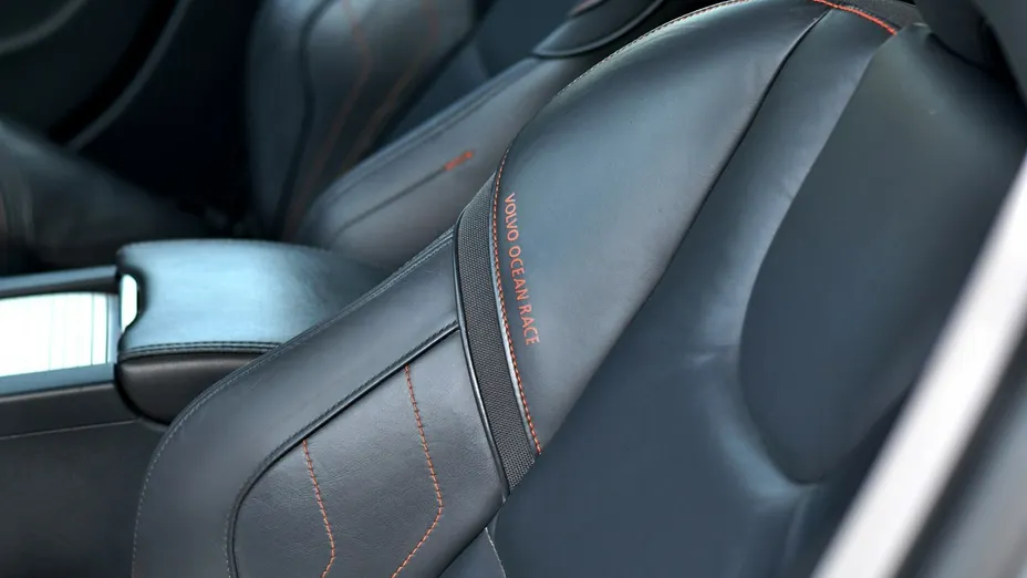 VOLVO V60 -