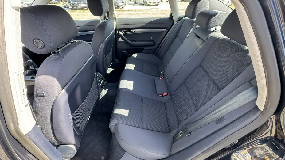 AUDI A6 -