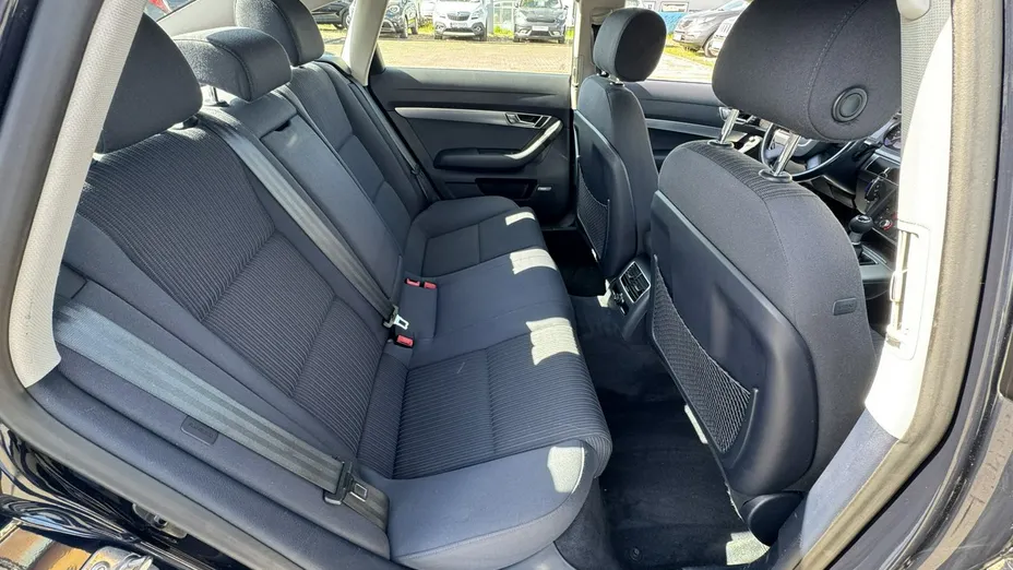 AUDI A6 -