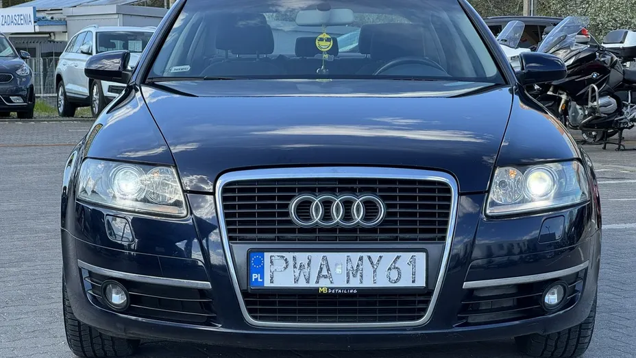 AUDI A6 -