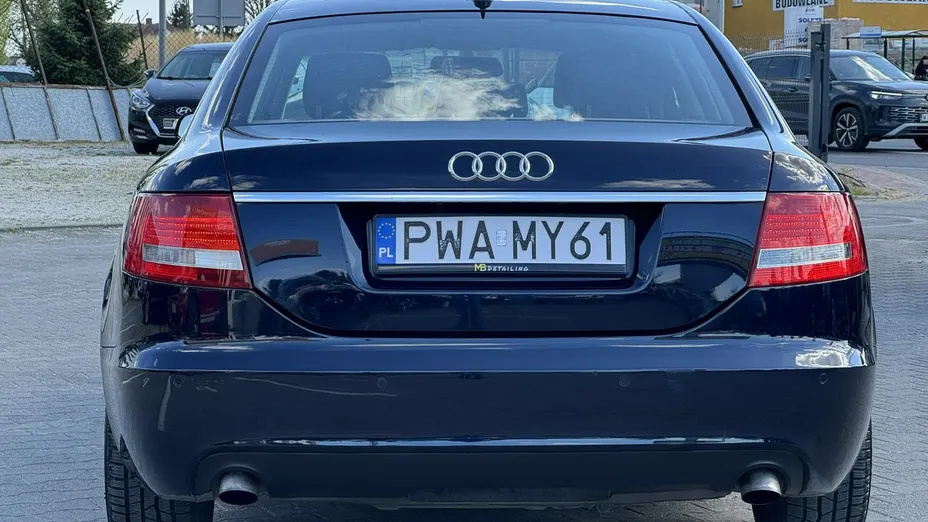 AUDI A6 -