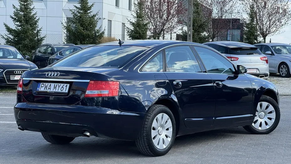 AUDI A6 -