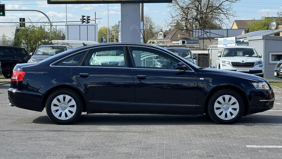 AUDI A6 -