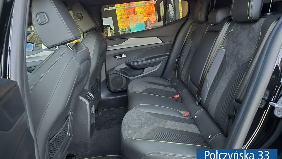 PEUGEOT 408 -