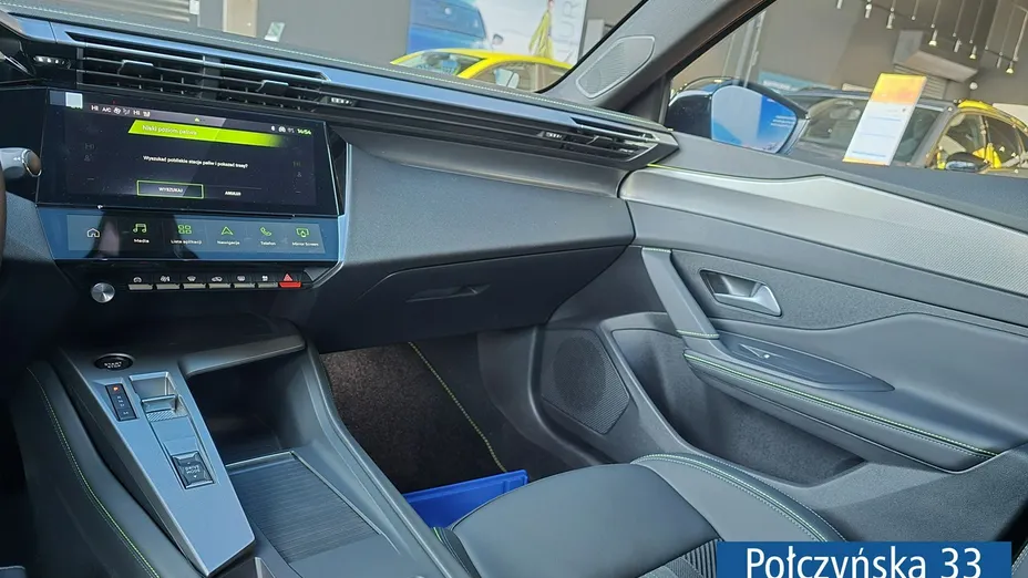 PEUGEOT 408 -