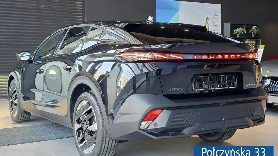 PEUGEOT 408 -