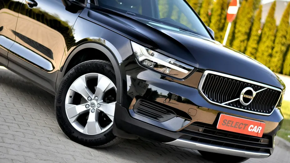 VOLVO XC40 -