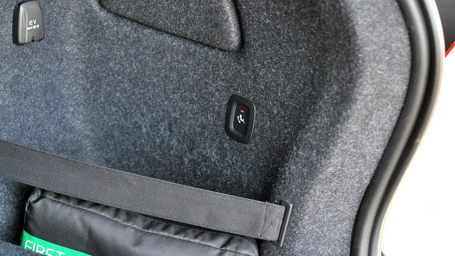 VOLVO XC40 -