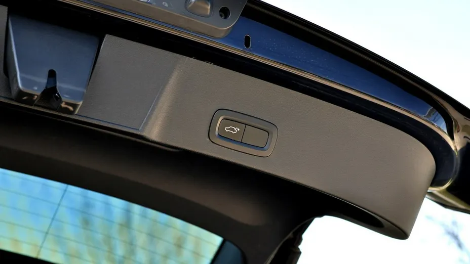 VOLVO XC40 -