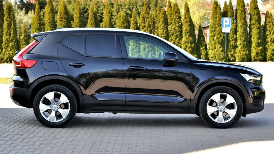 VOLVO XC40 -