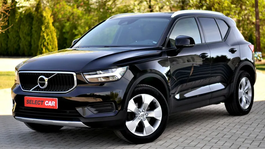 VOLVO XC40 -