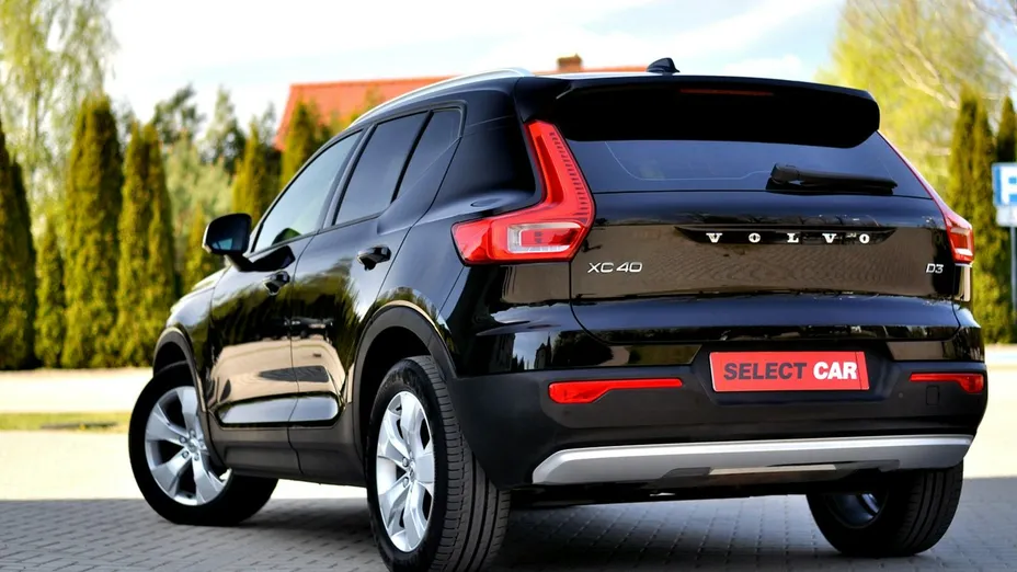 VOLVO XC40 -