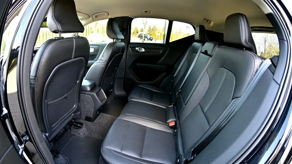 VOLVO XC40 -