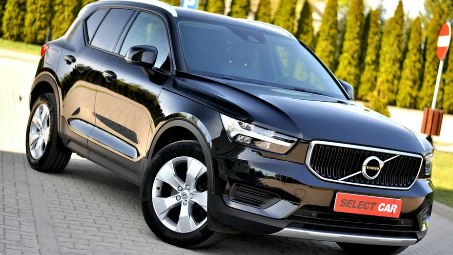 VOLVO XC40 -