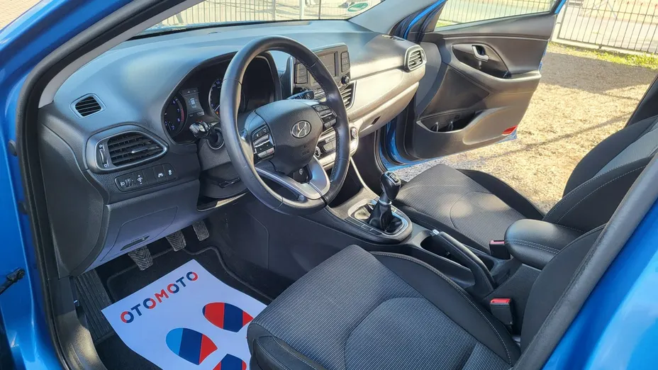HYUNDAI i30 -