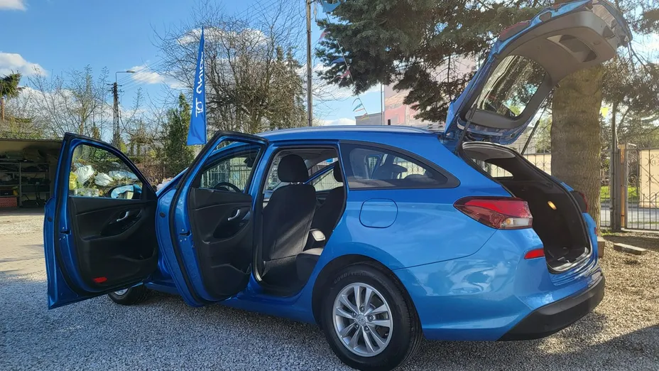 HYUNDAI i30 -