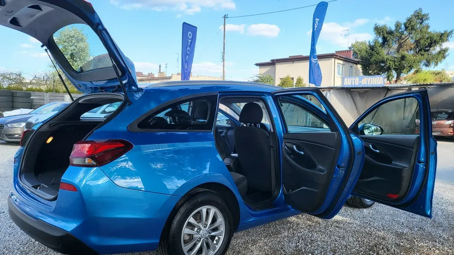 HYUNDAI i30 -