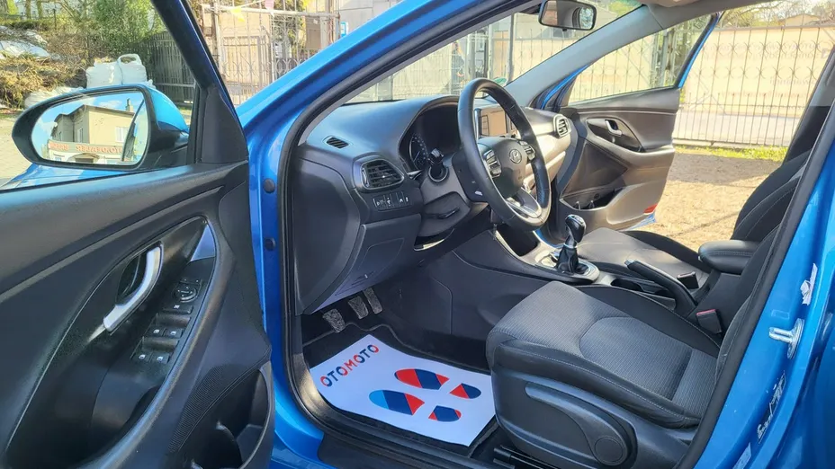 HYUNDAI i30 -