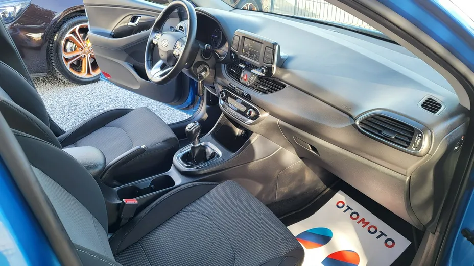 HYUNDAI i30 -