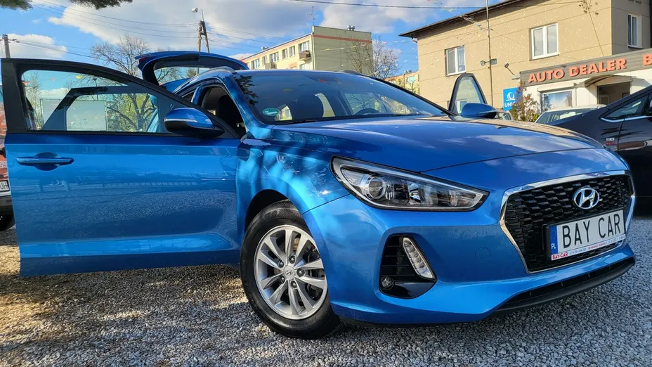 HYUNDAI i30 -