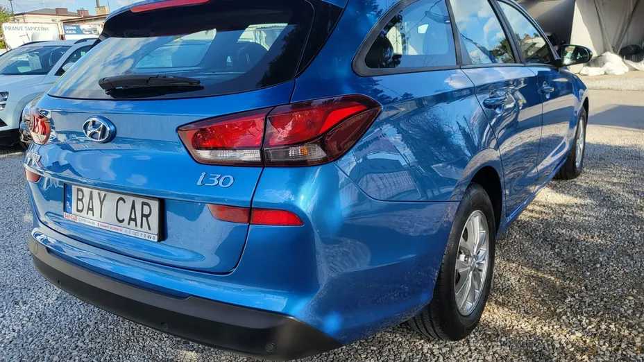 HYUNDAI i30 -