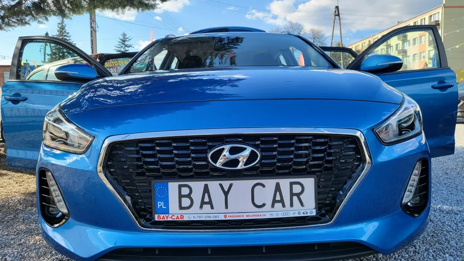 HYUNDAI i30 -