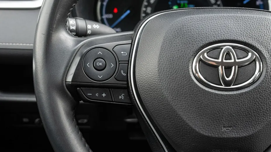 TOYOTA RAV4 -