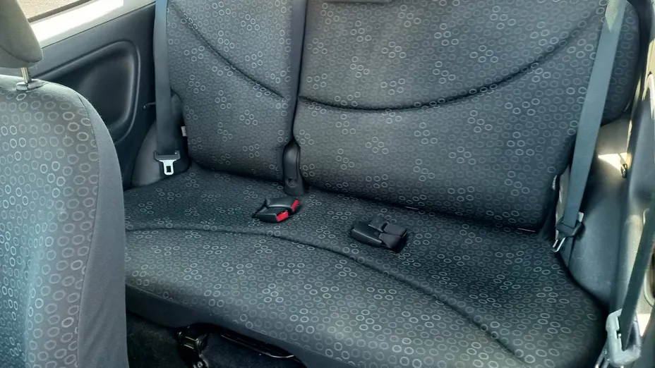 TOYOTA Yaris -