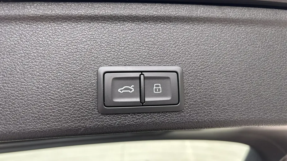 AUDI A4 -