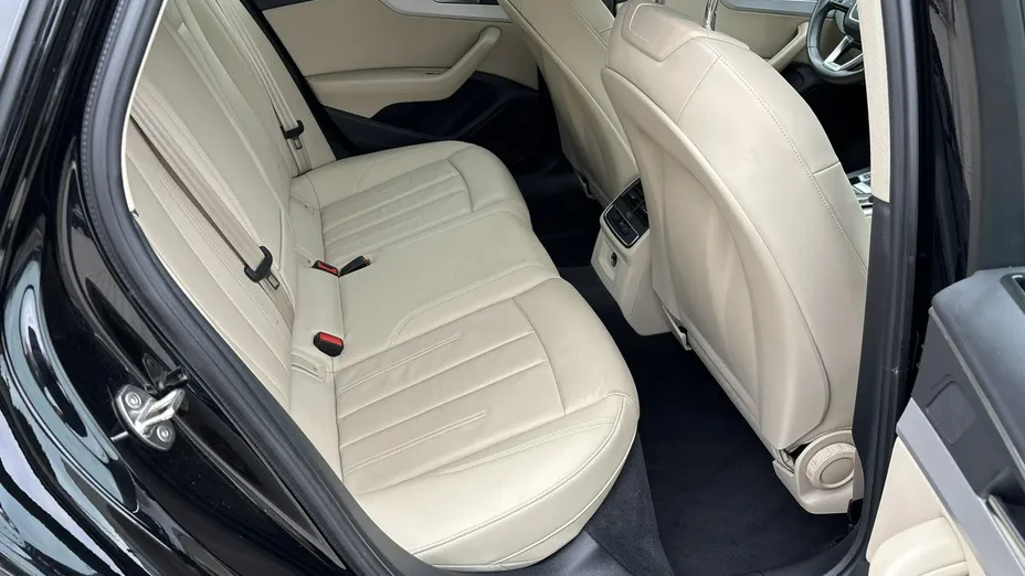 AUDI A4 -