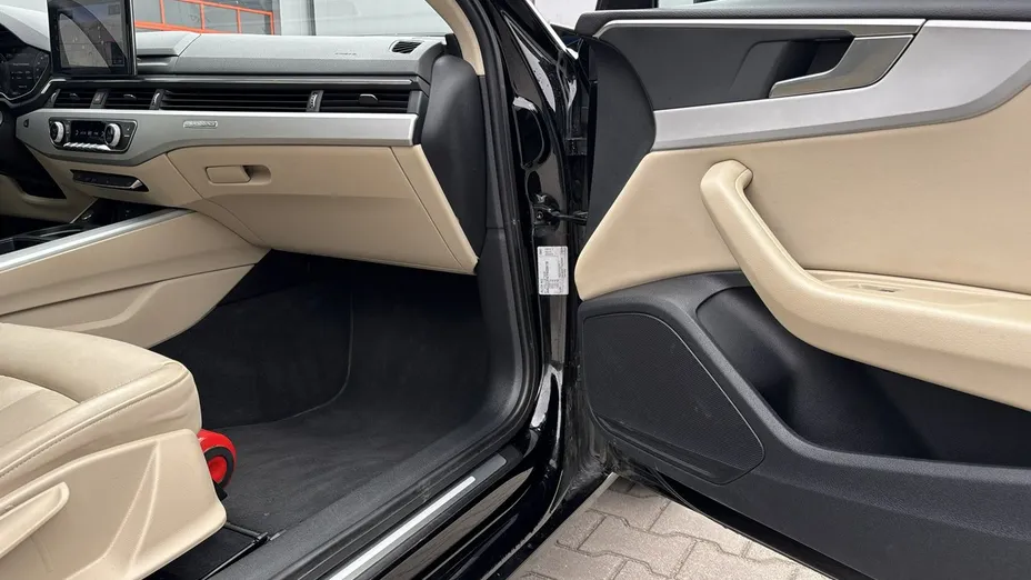 AUDI A4 -