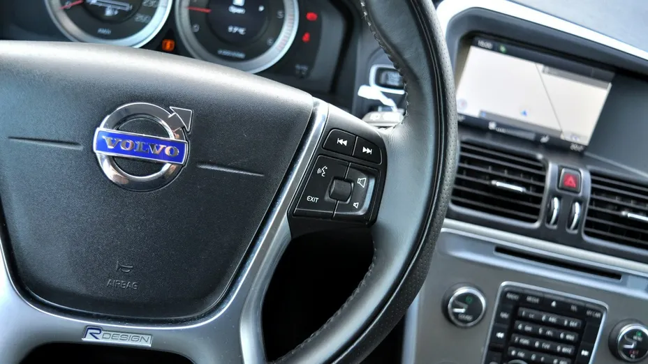 VOLVO XC60 -