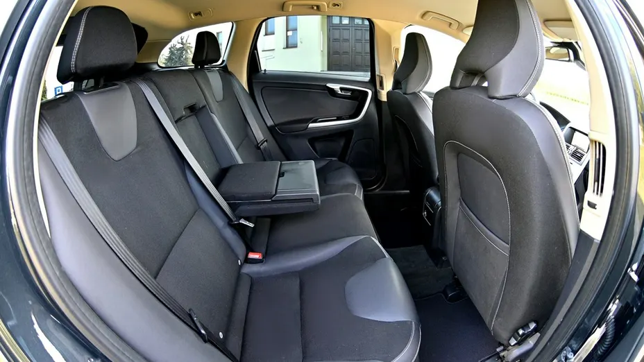 VOLVO XC60 -