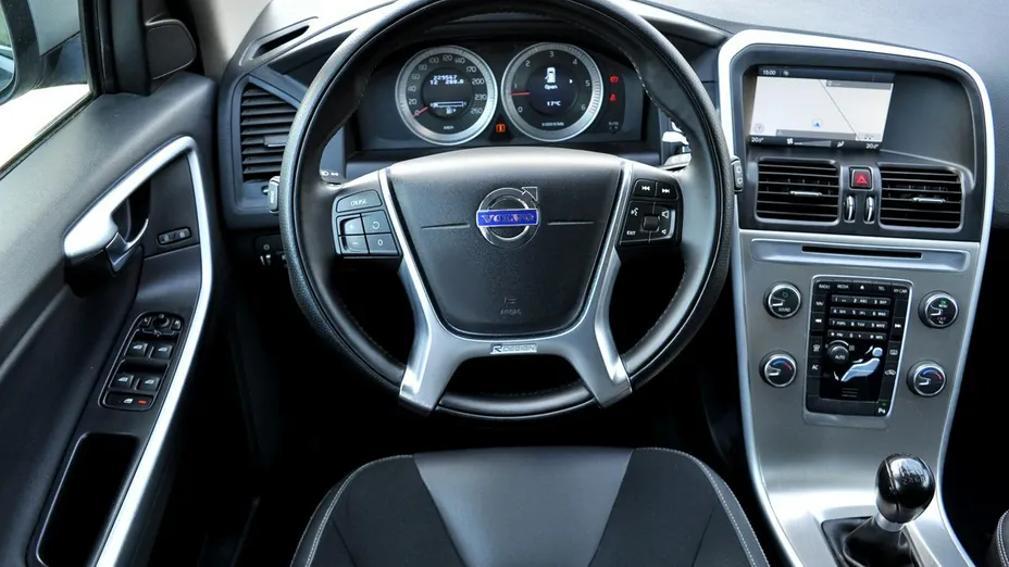VOLVO XC60 -