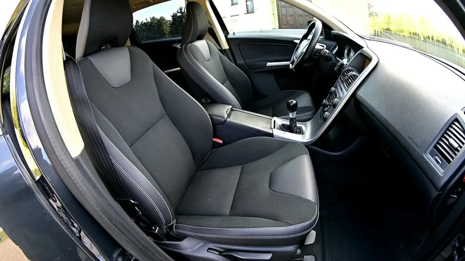 VOLVO XC60 -