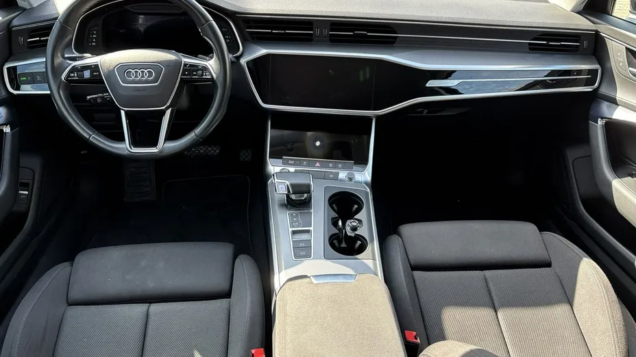 AUDI A6 -