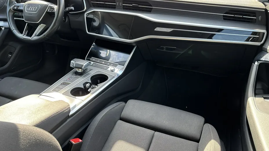 AUDI A6 -