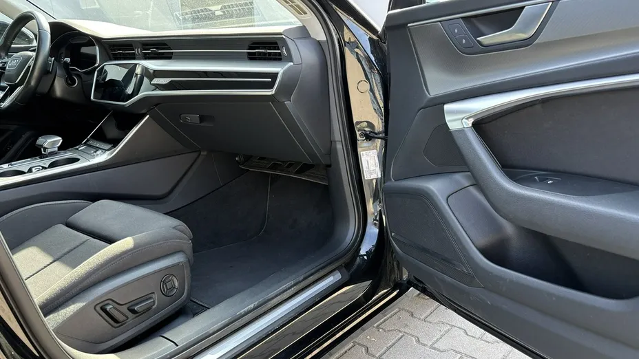 AUDI A6 -