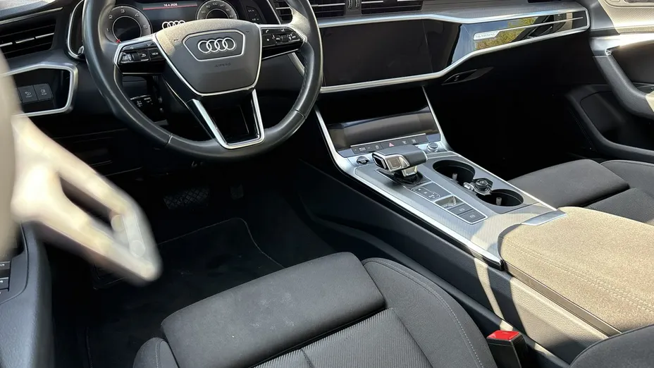 AUDI A6 -