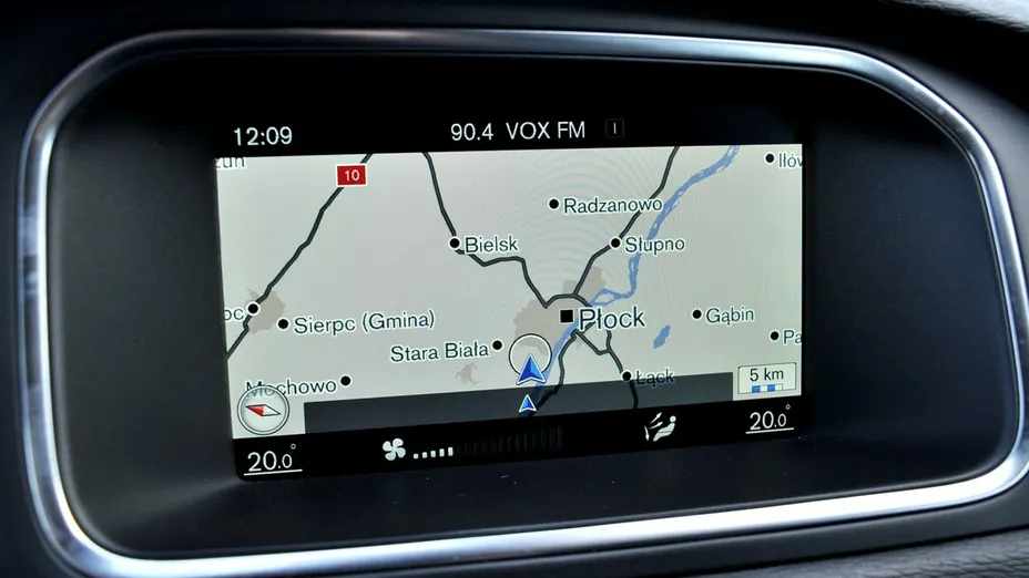 VOLVO V40 -