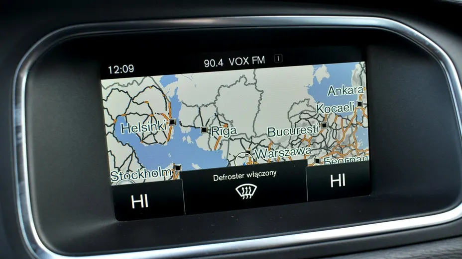 VOLVO V40 -