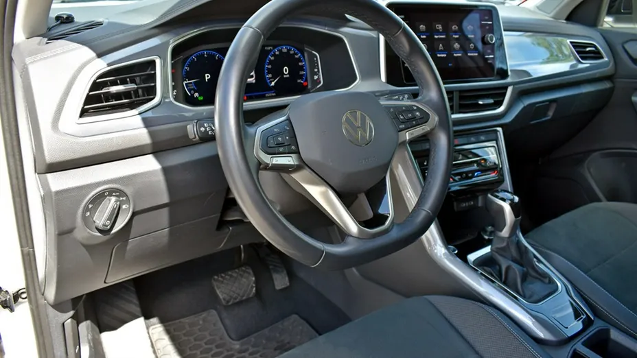 VOLKSWAGEN T-ROC -