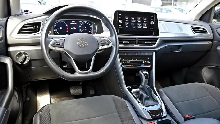 VOLKSWAGEN T-ROC -