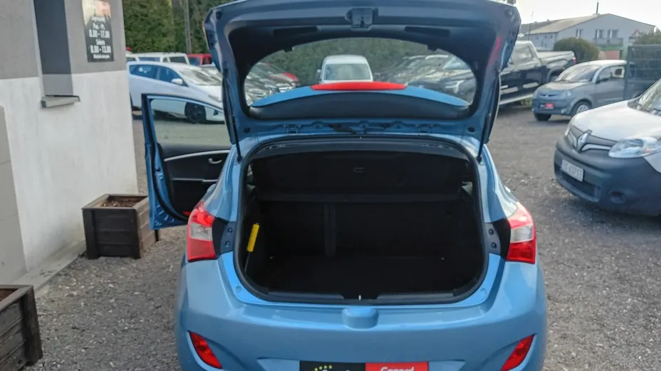 HYUNDAI i30 -