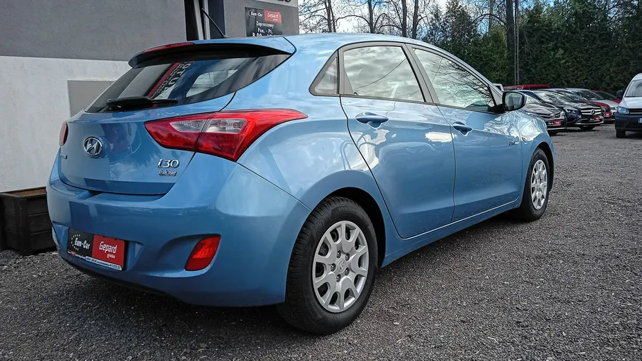 HYUNDAI i30 -