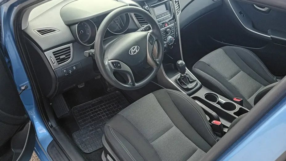 HYUNDAI i30 -
